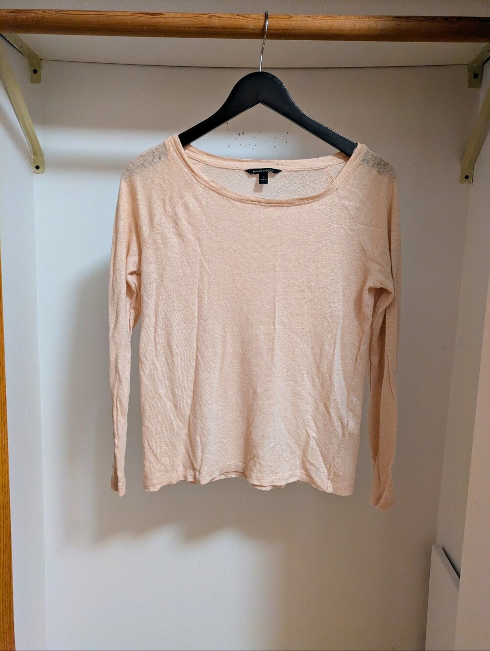 Banana Republic Light pink linen blend scoop neck long sleeve top size small